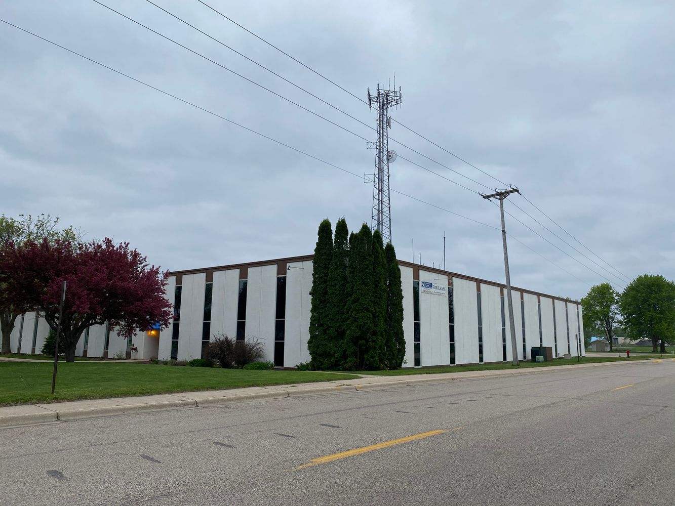 Waseca Office/Industrial - 299 Johnson Ave. - Lease: 299 Johnson Ave SW, Waseca, MN 56093